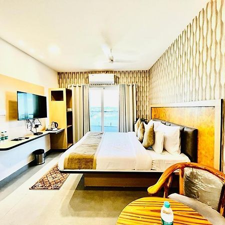 Hotel Lake View Airport Zone Hyderabad Exterior foto