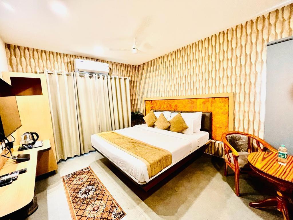 Hotel Lake View Airport Zone Hyderabad Exterior foto