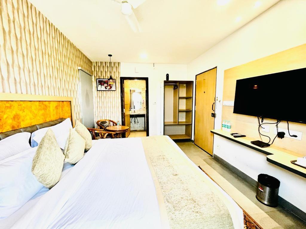 Hotel Lake View Airport Zone Hyderabad Exterior foto