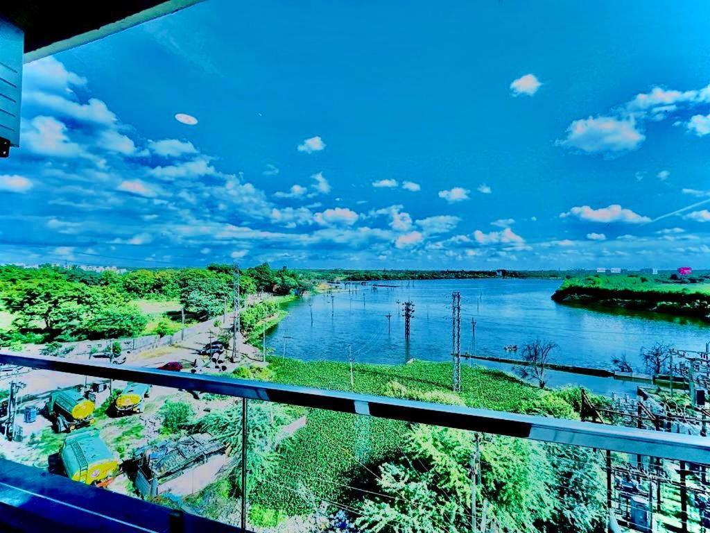 Hotel Lake View Airport Zone Hyderabad Exterior foto