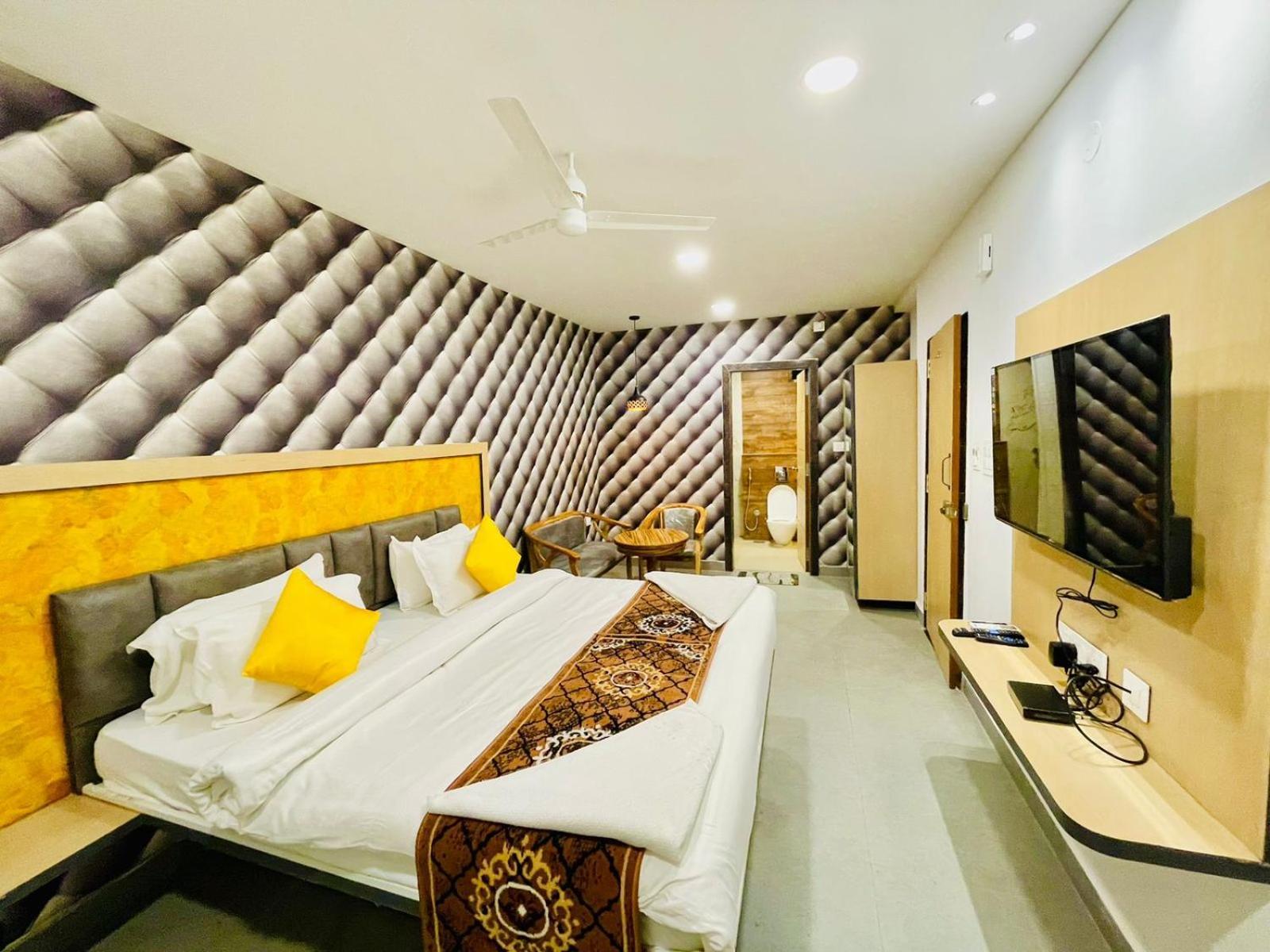 Hotel Lake View Airport Zone Hyderabad Exterior foto