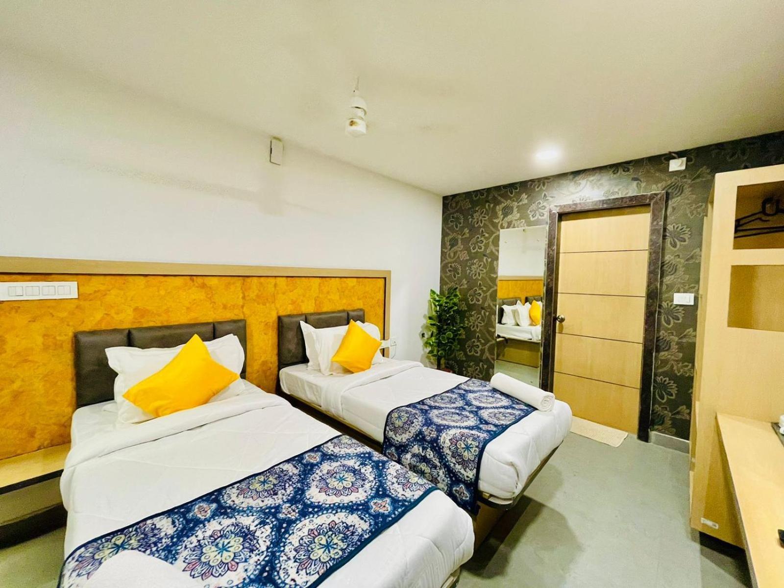Hotel Lake View Airport Zone Hyderabad Exterior foto